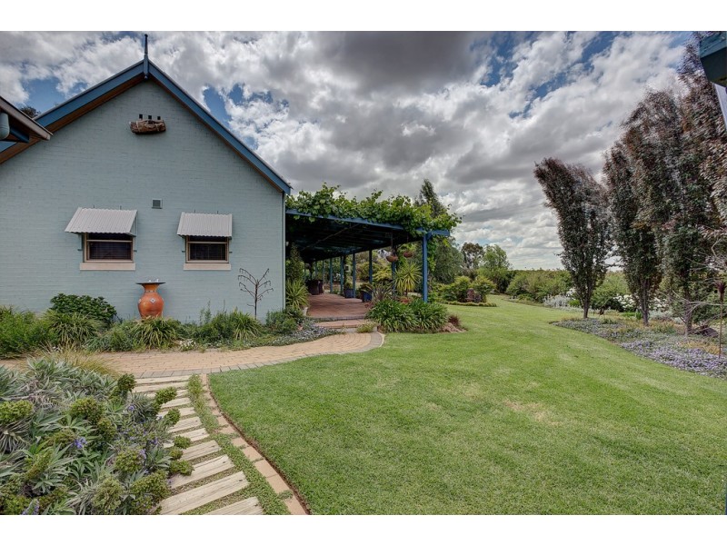 104 Bellevue Road, Mudgee NSW 2850
