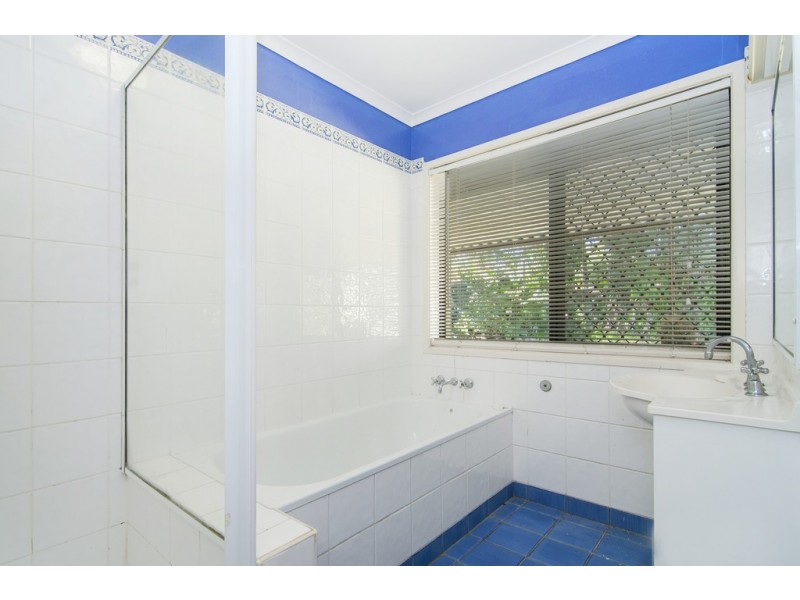 17 ROSEWOOD STREET, Daisy Hill QLD 4127