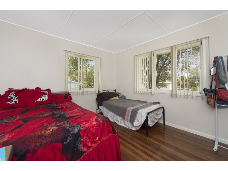 22 Whitey Street, Woodridge QLD 4114