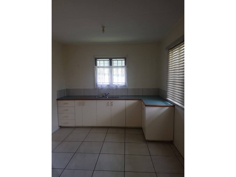 27 Pamela Crescent, Woodridge QLD 4114