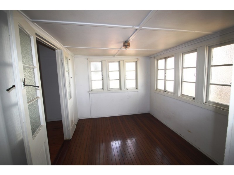 2196 LOGAN ROAD, Upper Mount Gravatt QLD 4122