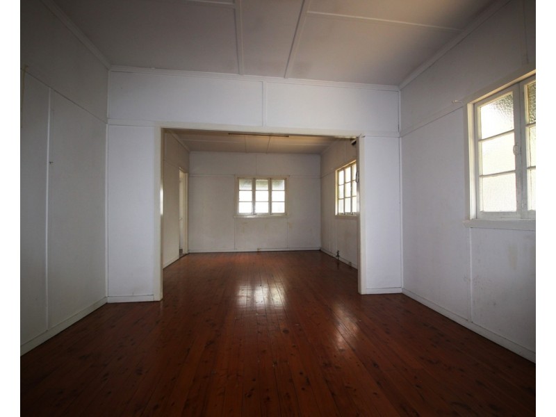 2196 LOGAN ROAD, Upper Mount Gravatt QLD 4122