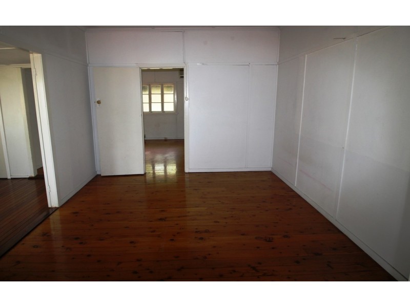 2196 LOGAN ROAD, Upper Mount Gravatt QLD 4122