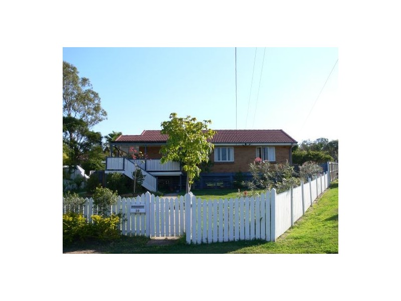 39 Price Street, Riverview QLD 4303