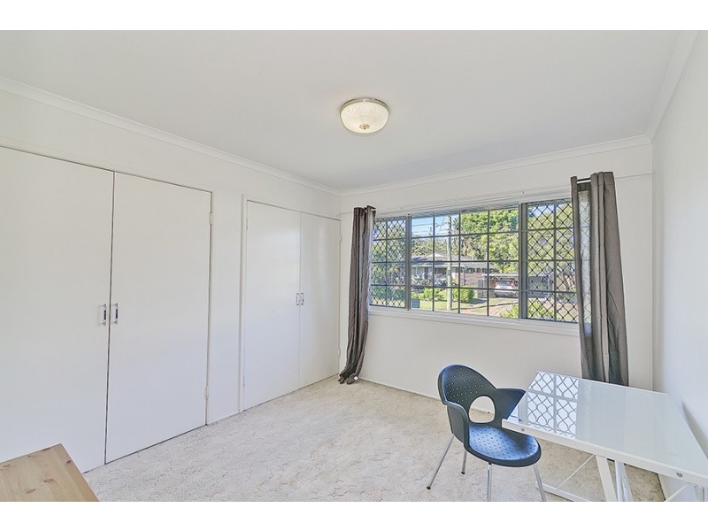 4 Jardine Drive, Springwood QLD 4127