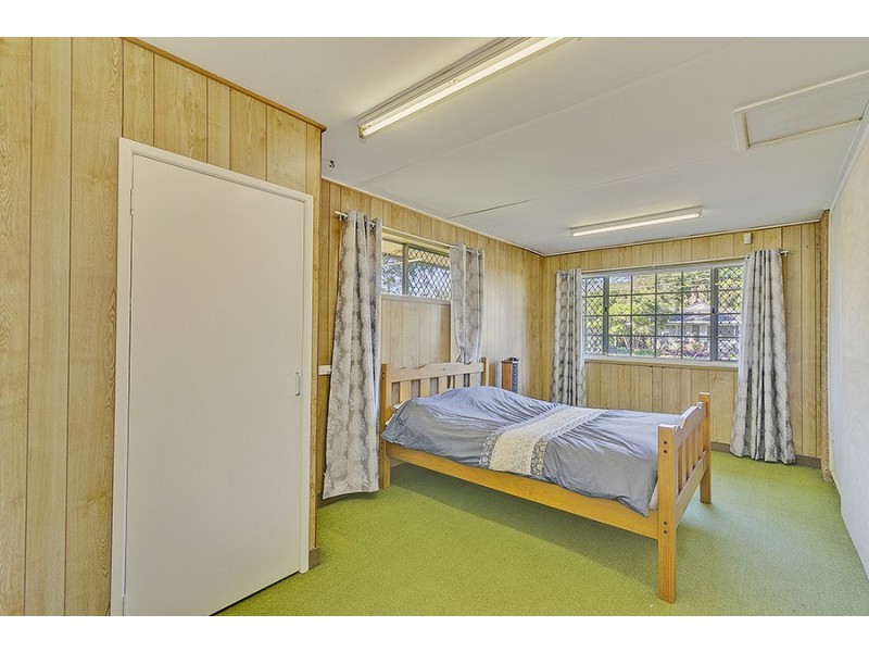4 Jardine Drive, Springwood QLD 4127