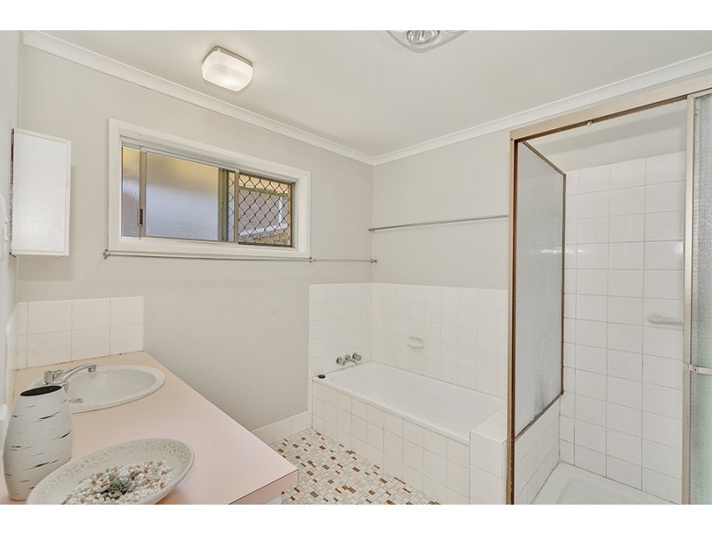 4 Jardine Drive, Springwood QLD 4127