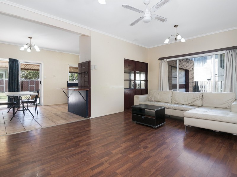13 WILDE STREET, Kingston QLD 4114