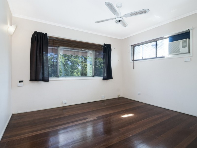 13 WILDE STREET, Kingston QLD 4114