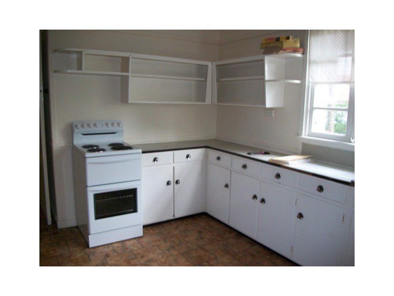 18 Beechcroft Street, Coopers Plains QLD 4108