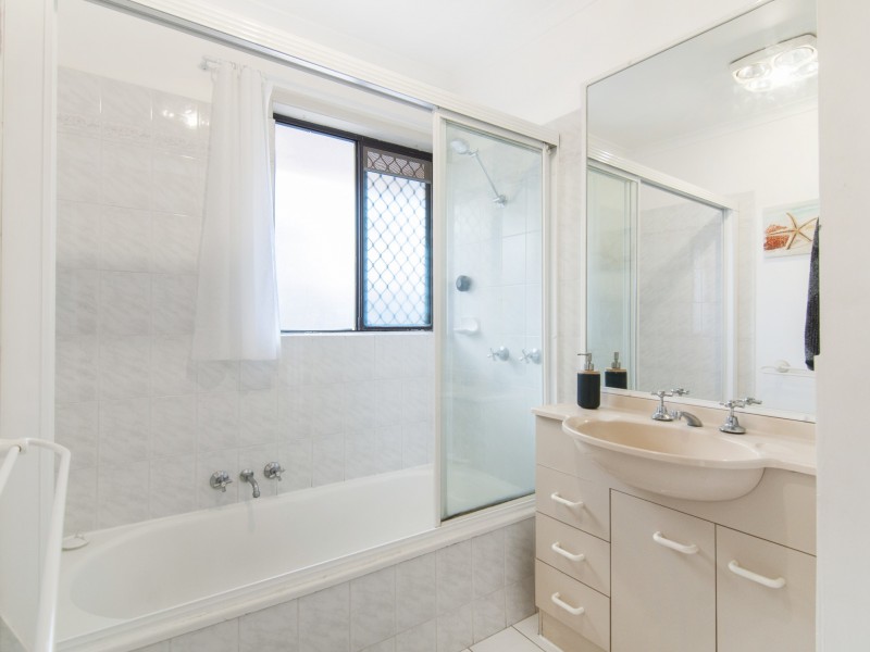 35 Belinda Crescent, Springwood QLD 4127