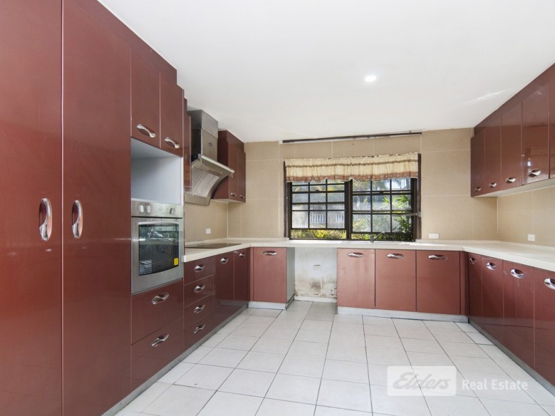 63 Farringdon Street, Robertson QLD 4109