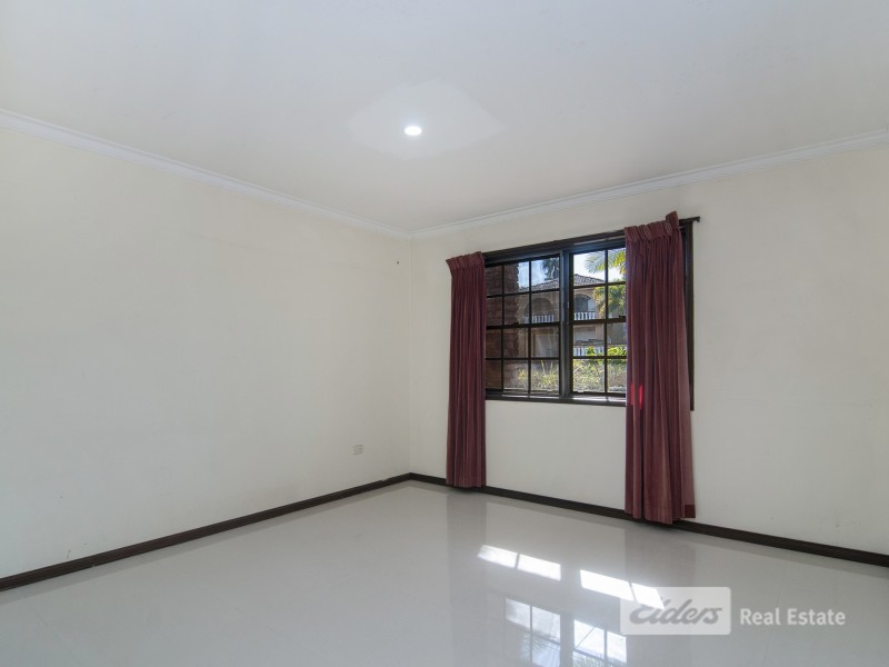 63 Farringdon Street, Robertson QLD 4109