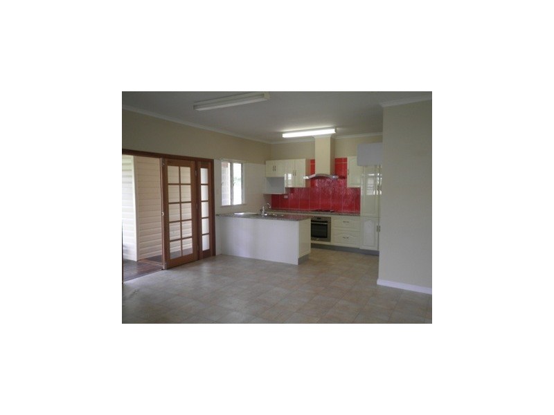 28 AGNES STREET, Acacia Ridge QLD 4110