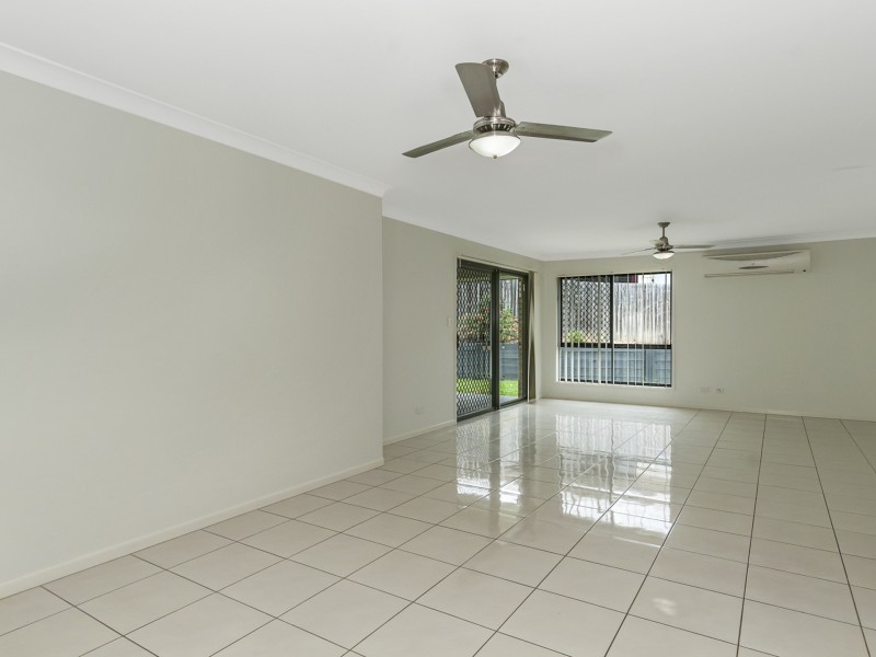 11 WILDWOOD CRESCENT, Flagstone QLD 4280