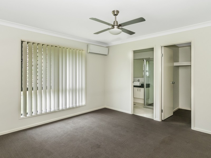 11 WILDWOOD CRESCENT, Flagstone QLD 4280