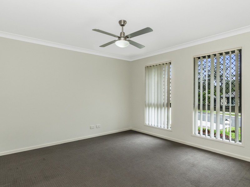 11 WILDWOOD CRESCENT, Flagstone QLD 4280