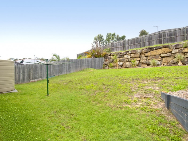 11 WILDWOOD CRESCENT, Flagstone QLD 4280