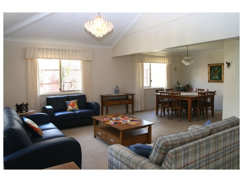 16 Stuart Place, Eight Mile Plains QLD 4113