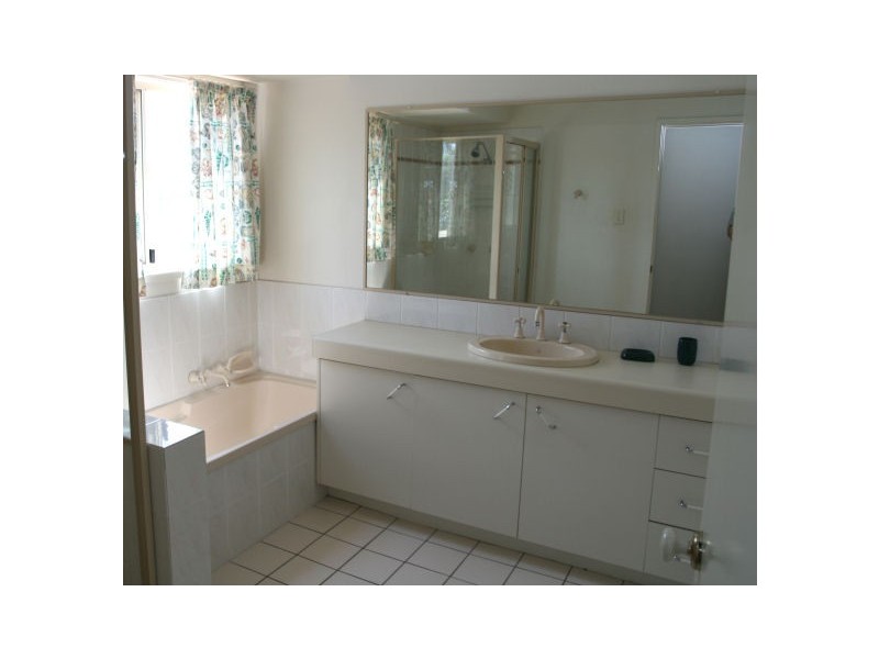 16 Stuart Place, Eight Mile Plains QLD 4113