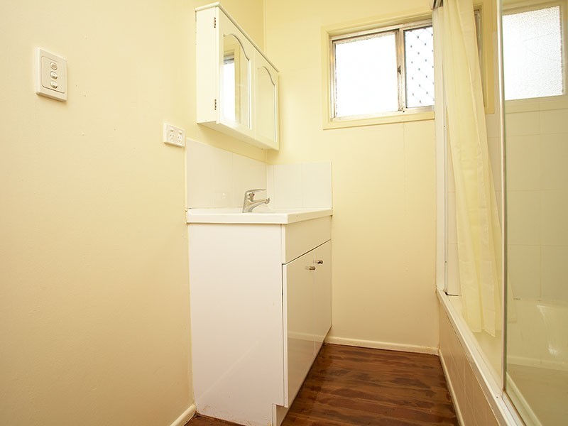 1 BLUEGUM CT, Kingston QLD 4114