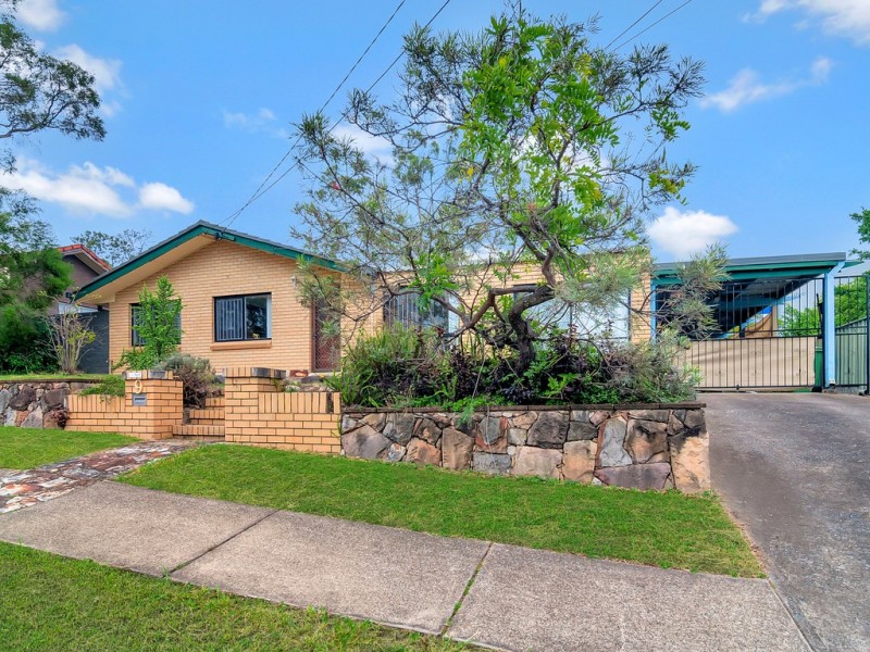 9 SHORTLAND STREET, Springwood QLD 4127