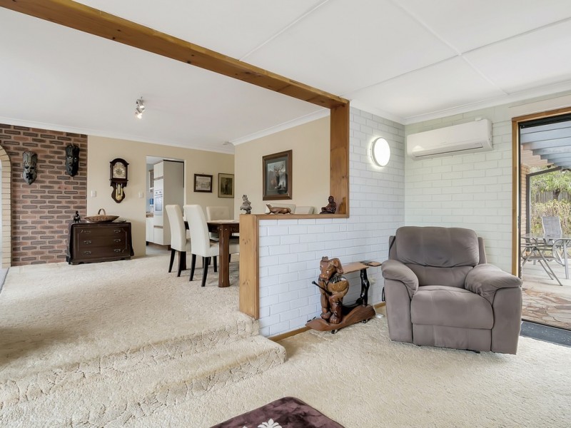 9 SHORTLAND STREET, Springwood QLD 4127