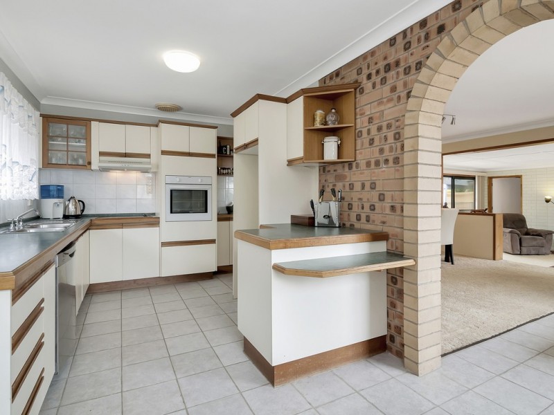 9 SHORTLAND STREET, Springwood QLD 4127
