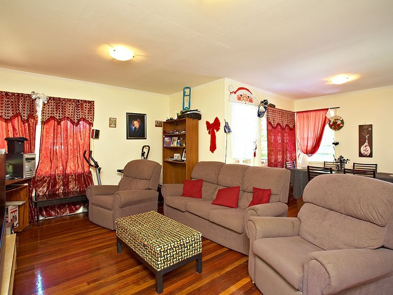 69 Poplar St, Woodridge QLD 4114