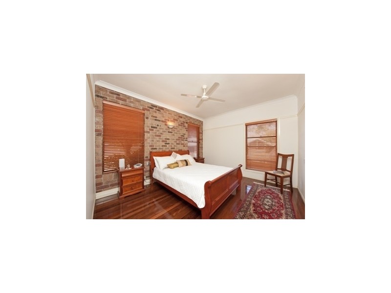 5 Jocelyn Grove, Springwood QLD 4127