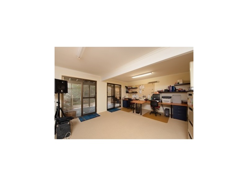 5 Jocelyn Grove, Springwood QLD 4127