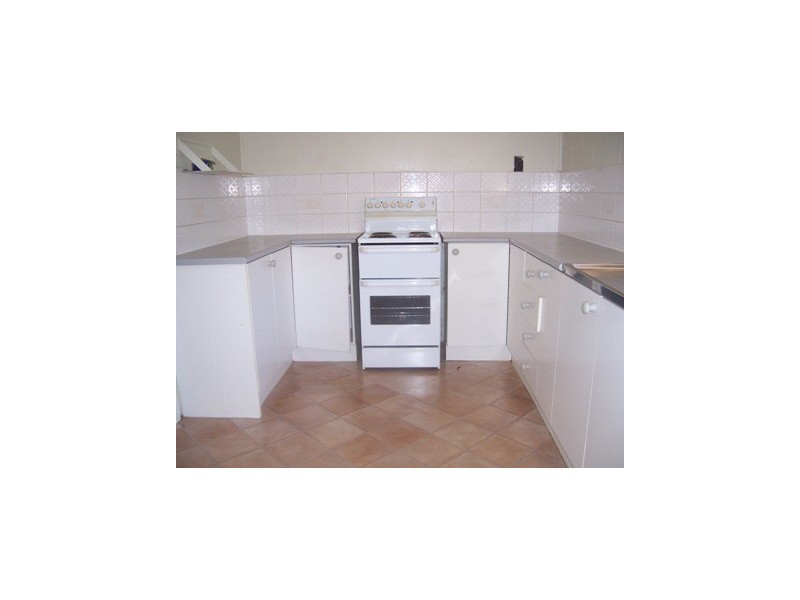 16 DELLOW, Acacia Ridge QLD 4110