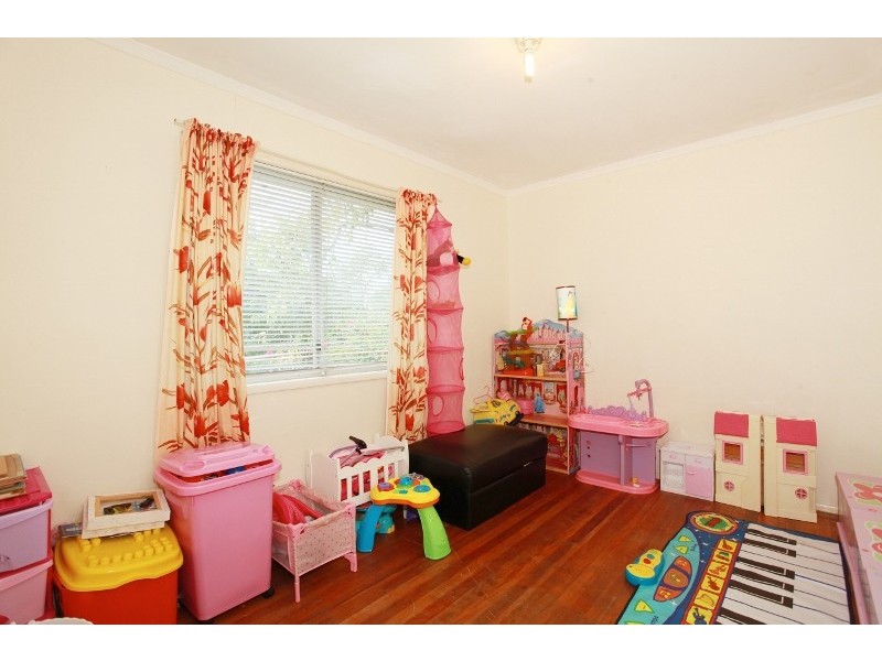 29 Woody Avenue, Kingston QLD 4114