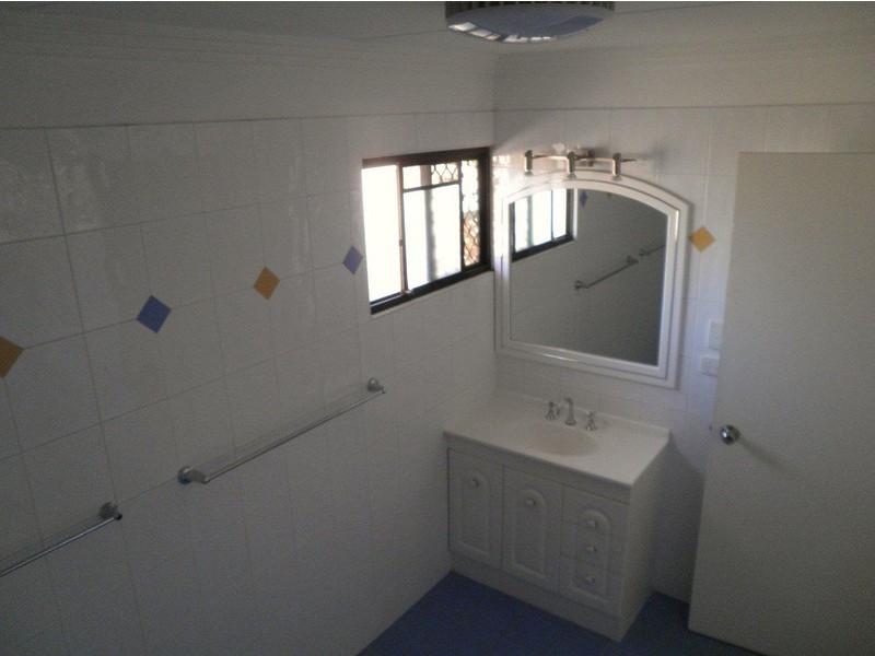 35 Laurinda Crescent, Springwood QLD 4127