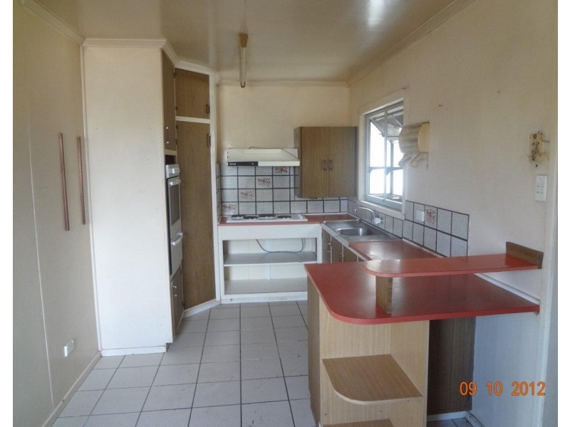 75 Springwood Road, Springwood QLD 4127