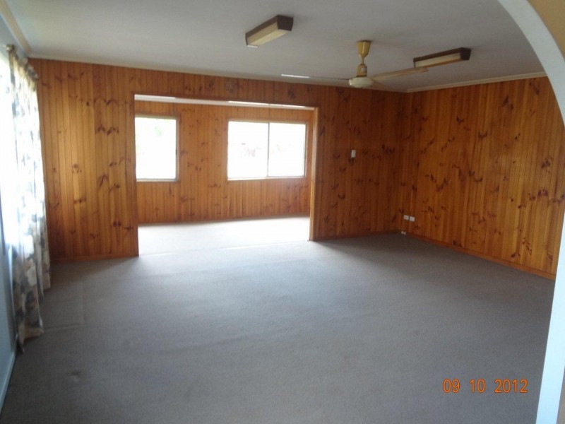 75 Springwood Road, Springwood QLD 4127