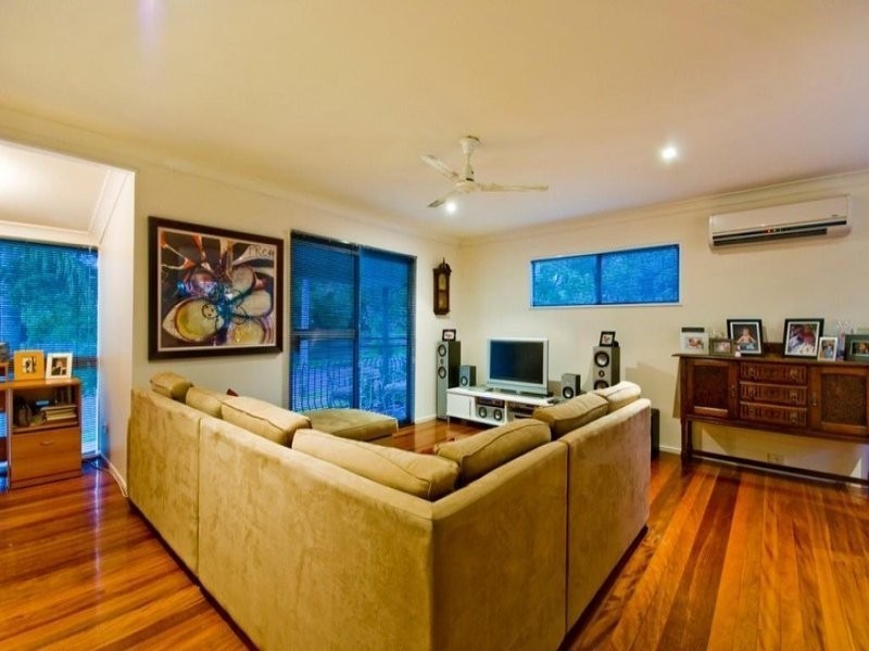 26 Roseland Avenue, Rochedale South QLD 4123