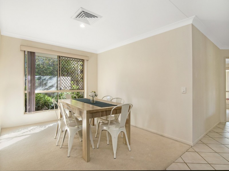 12 Chestnut Place, Calamvale QLD 4116