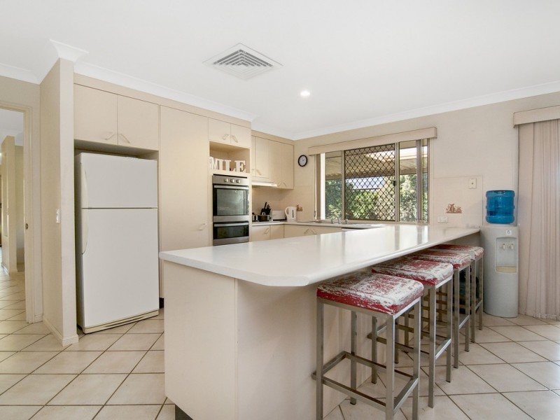 12 Chestnut Place, Calamvale QLD 4116