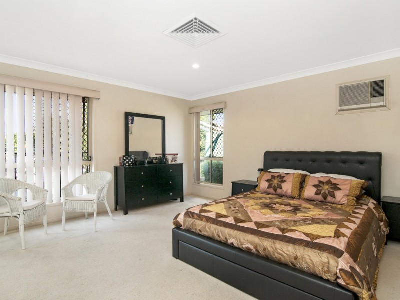 12 Chestnut Place, Calamvale QLD 4116