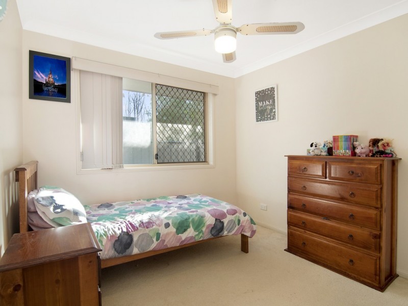 12 Chestnut Place, Calamvale QLD 4116