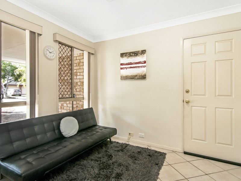 12 Chestnut Place, Calamvale QLD 4116