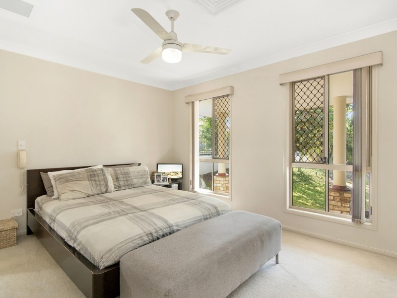 12 Chestnut Place, Calamvale QLD 4116