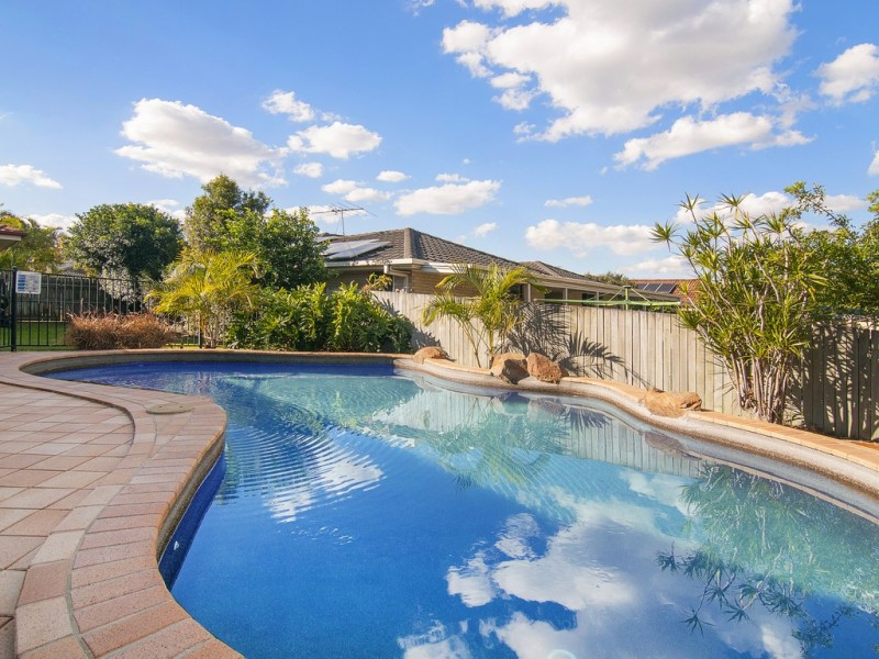 12 Chestnut Place, Calamvale QLD 4116