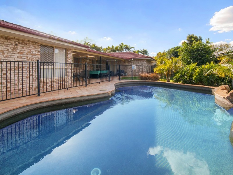 12 Chestnut Place, Calamvale QLD 4116