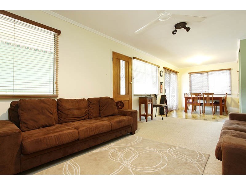 39 VANESSA BOULEVARD, Springwood QLD 4127