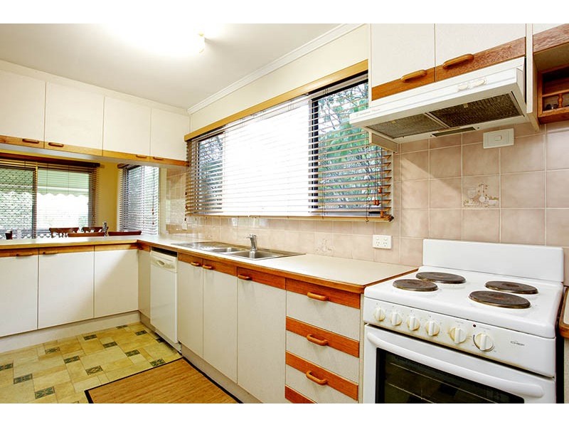 39 VANESSA BOULEVARD, Springwood QLD 4127