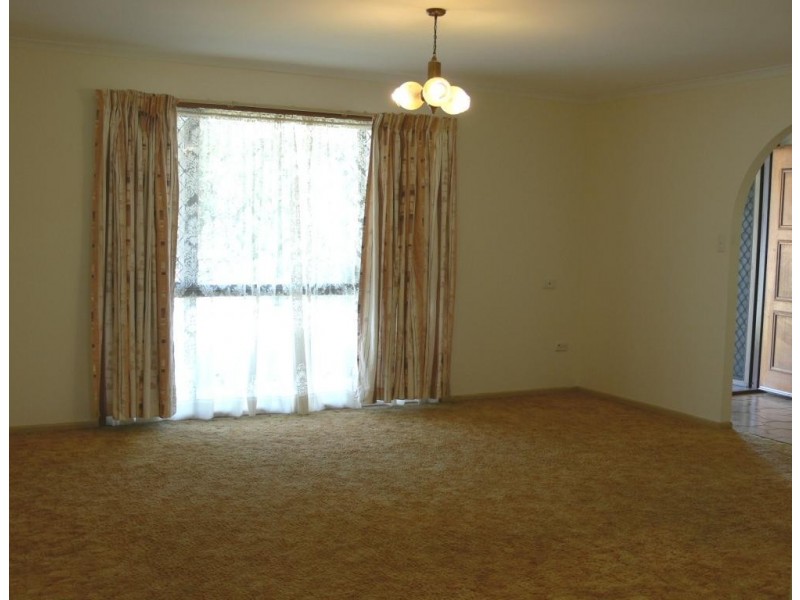 82 Springwood Road, Springwood QLD 4127