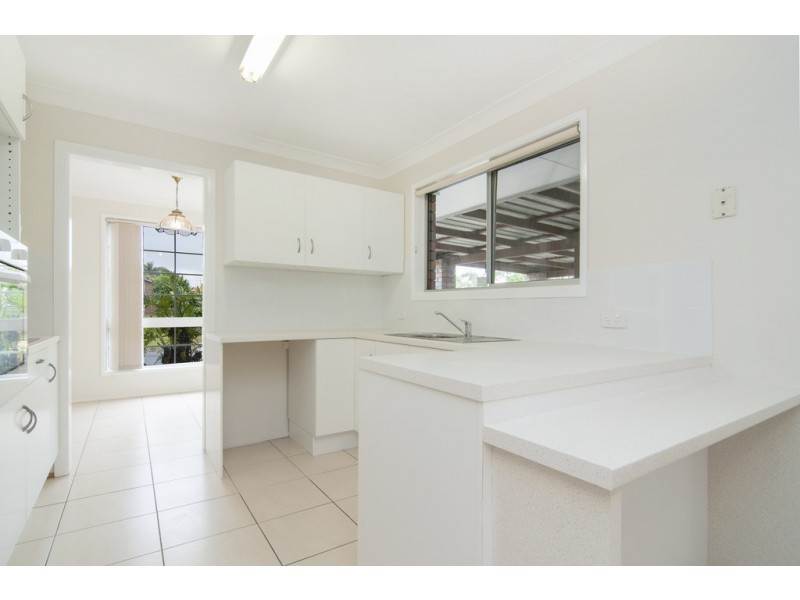 4 LERU STREET, Mansfield QLD 4122