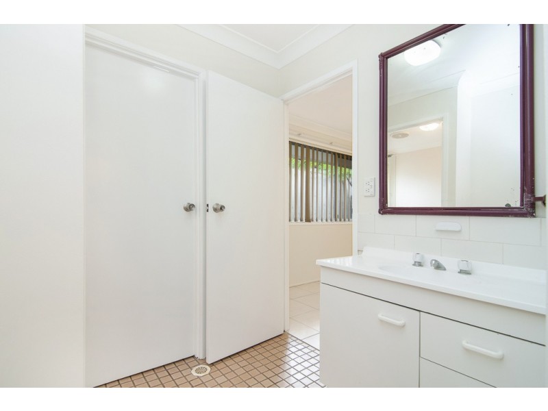 4 LERU STREET, Mansfield QLD 4122